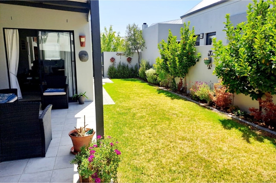 3 Bedroom Property for Sale in Aan de Wijnlanden Western Cape